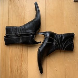 Julian Bells Kitten Heel Booties